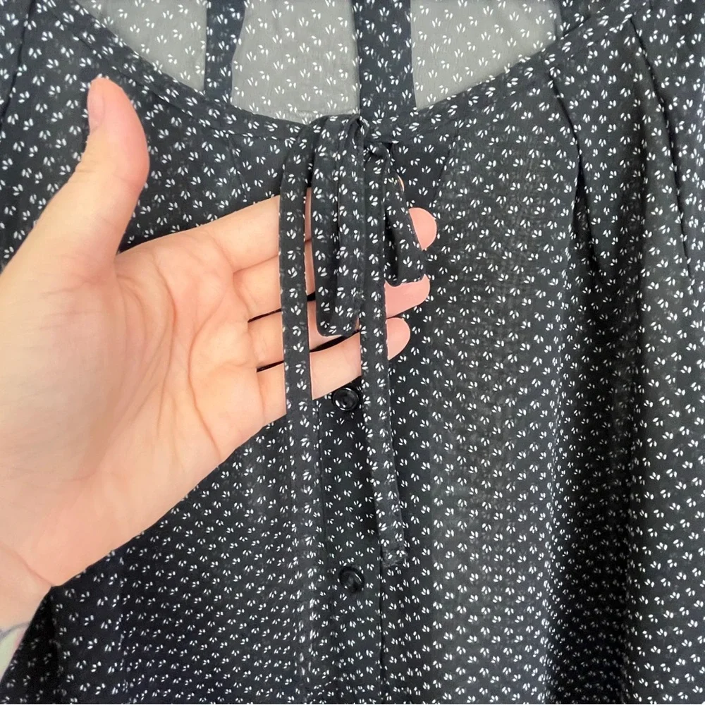 Old Navy Long Sleeved Sheer Peasant Blouse Sz L - Picture 3 of 10